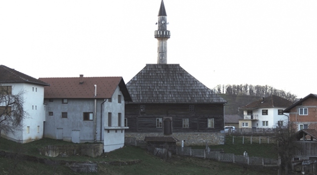 Tek bir çivi bile kullanılmadan inşa edilen cami iki asırdır ayakta