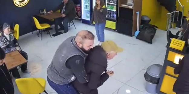 Tek hareketle yaşlı adamın hayatını kurtardı