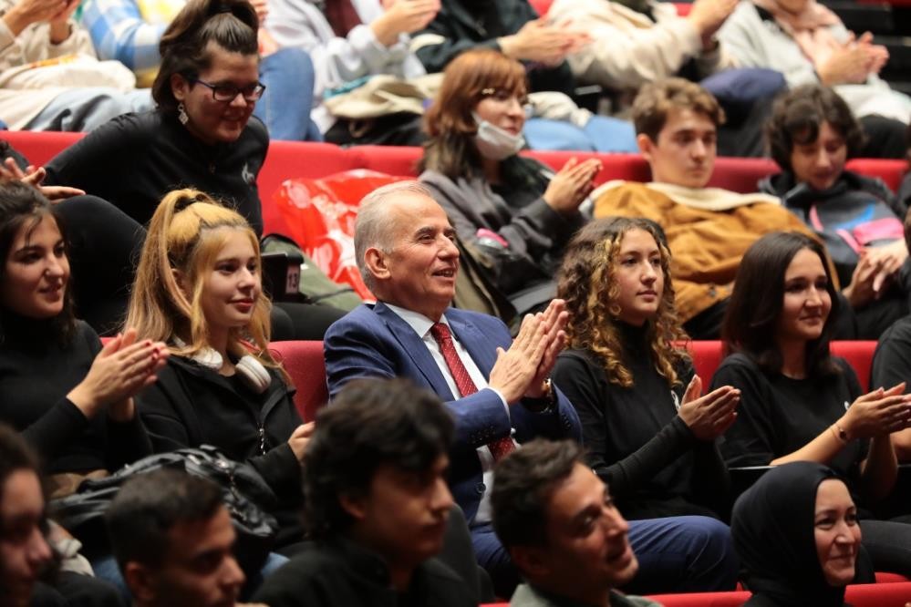 Tek kuruş ödemeyecekler! AK Partili belediyeden öğrencilere müjdeli haber