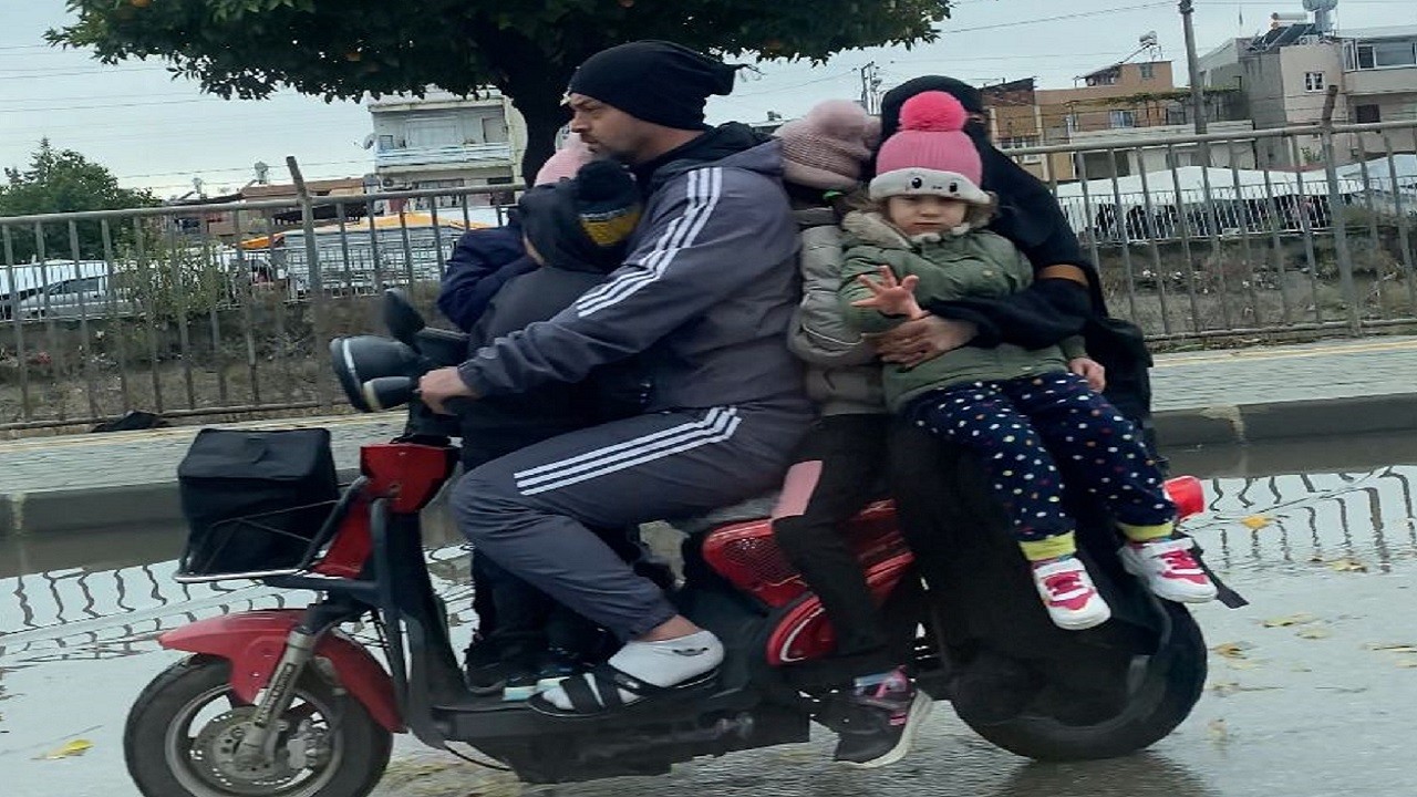 Tek motosiklette 6 yolcu!
