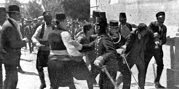 Tek Parti'nin ilk yıllarından itibaren İslami yayınlara yasak!