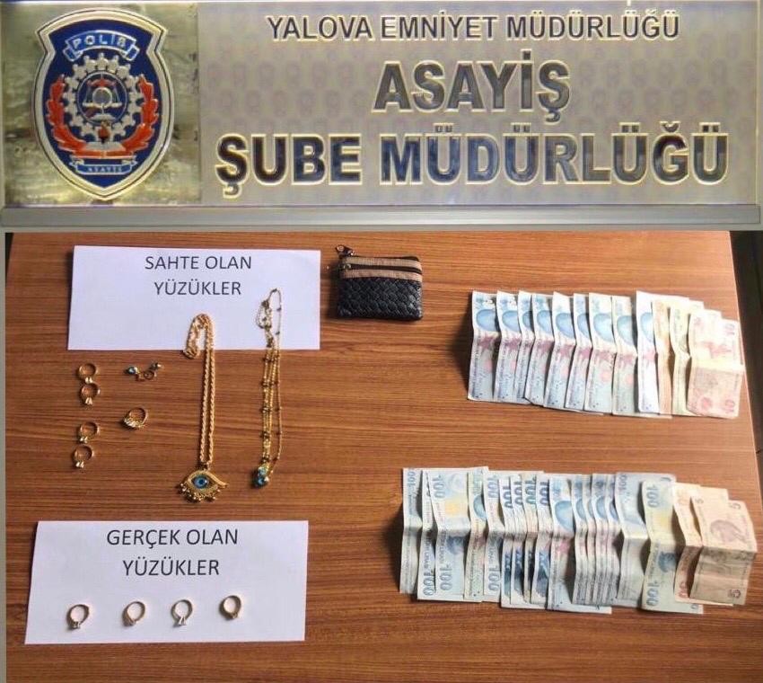 Tek taş yüzükleri sahteleri ile değiştiren dolandırıcılar yakalandı 