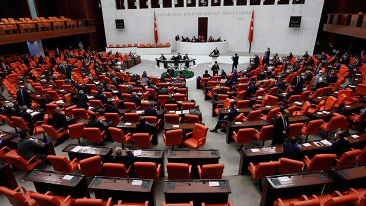 Tek tek istifa ediyorlar! AK Parti açıklama yaptı