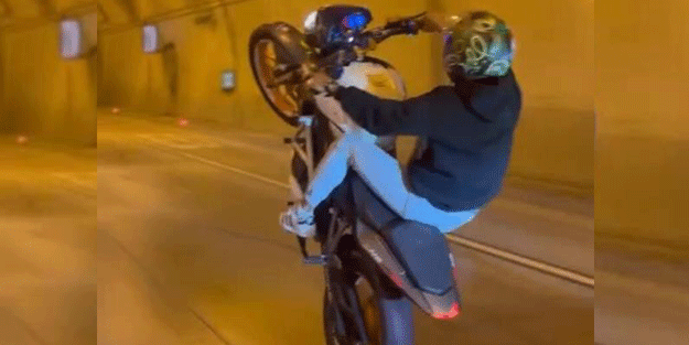 Tek teker maganda kamerada