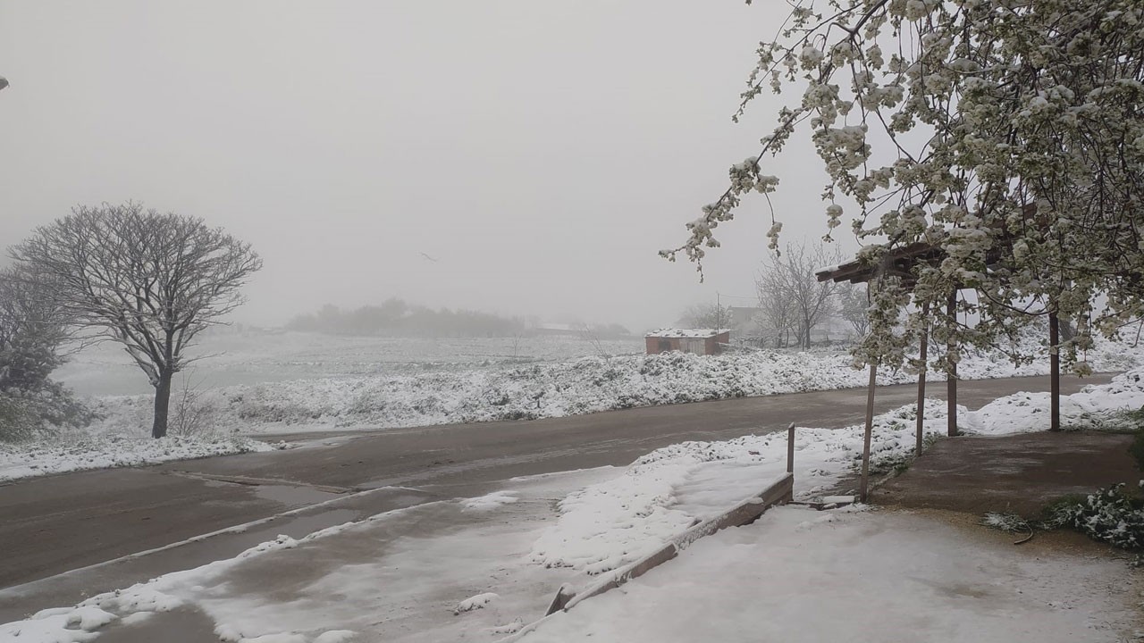 Tekirdağ nisan ayında beyaza büründü