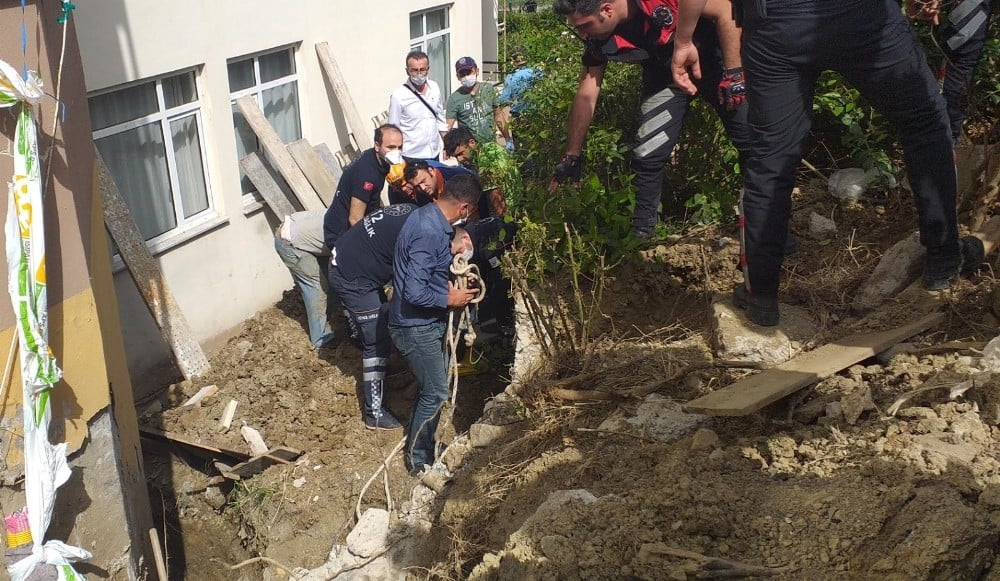 Tekirdağ’da 2 işçi göçük altında kaldı 