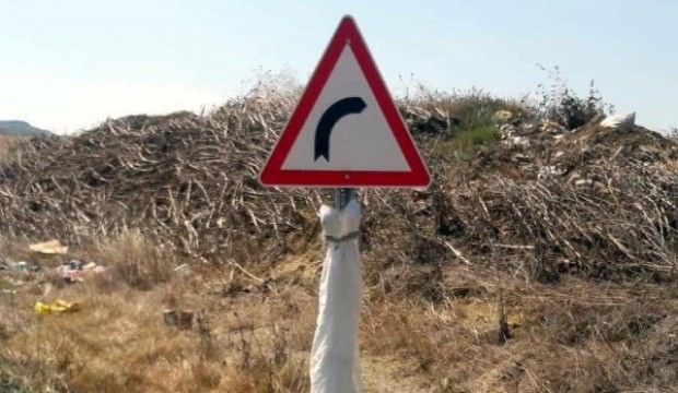 Tekirdağ'da bu yön levhasını görenler şaşıp kaldı