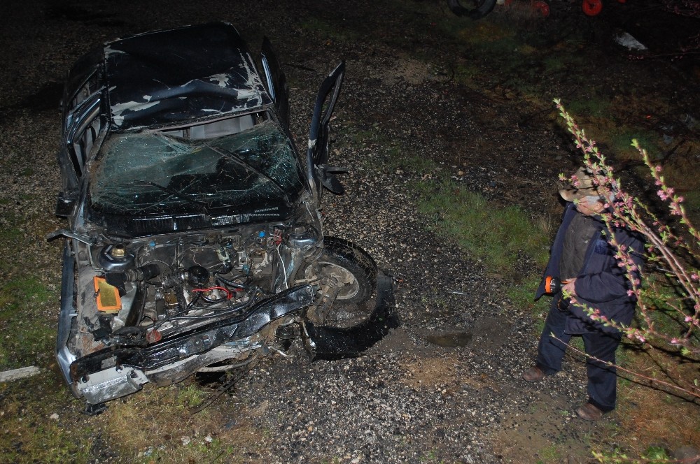 Tekirdağ’da feci kaza: Otomobil hurdaya döndü 