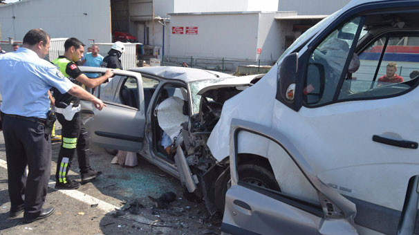 Tekirdağ'da hayrabolu'da kaza: 3 ölü, 3 yaralı