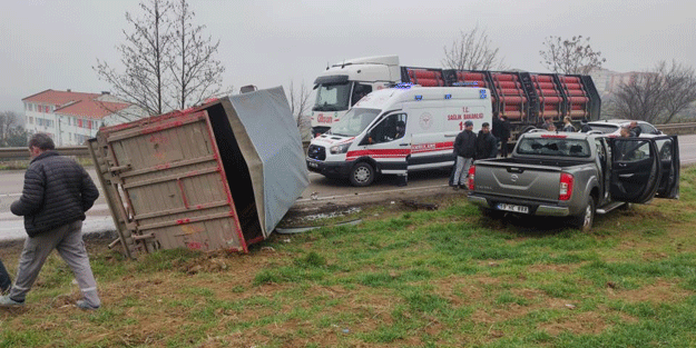 Tekirdağ'da kamyon ile hafif ticari araç çarpıştı