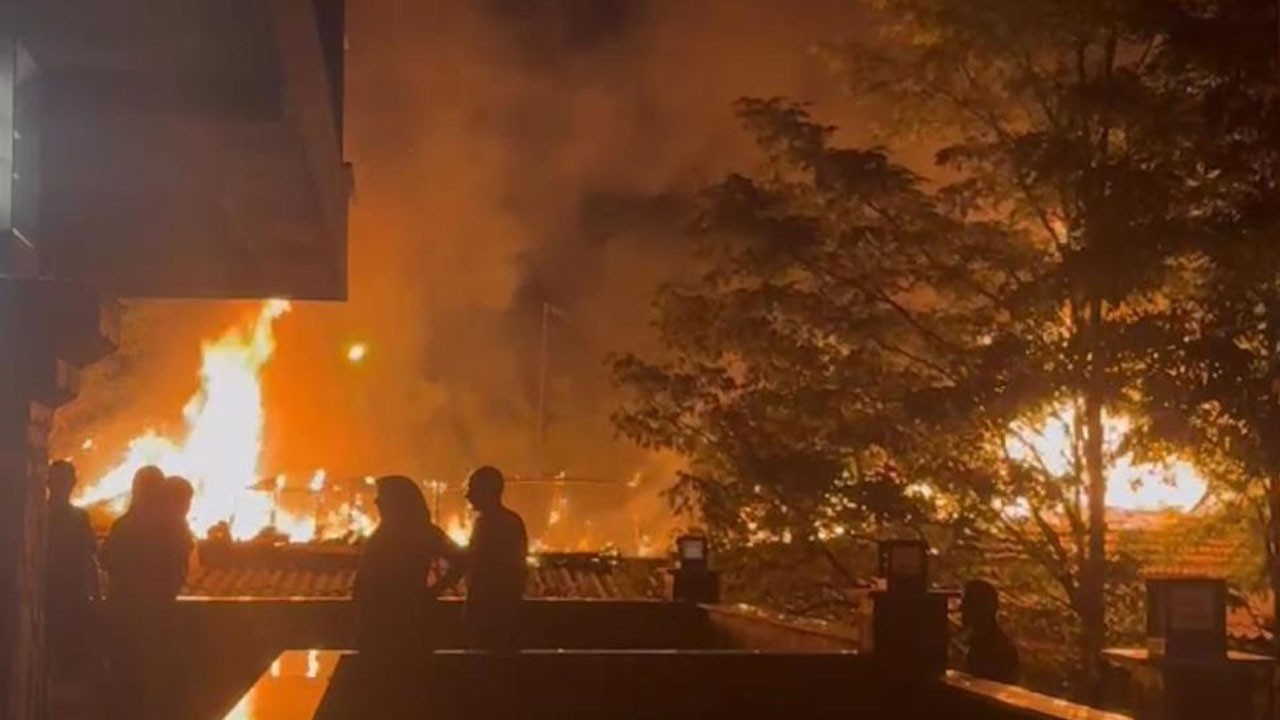 Tekirdağ’da metruk binada yangın çıktı