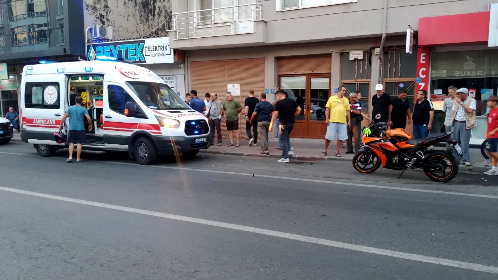 Tekirdağ’da Motosiklet ve Otomobil Çarpıştı! 1 Yaralı