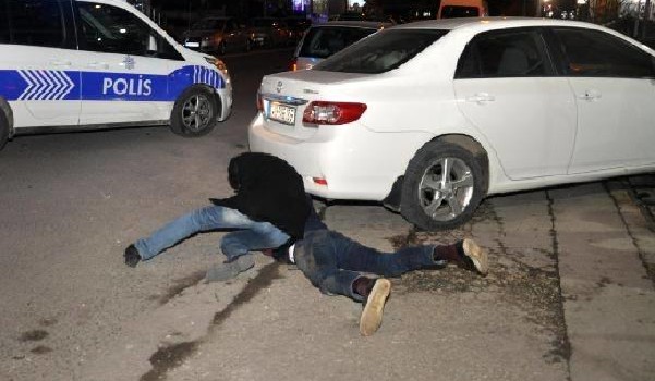 Tekirdağ'da polisten kaçan hırsızlar kıskıvrak enselendi