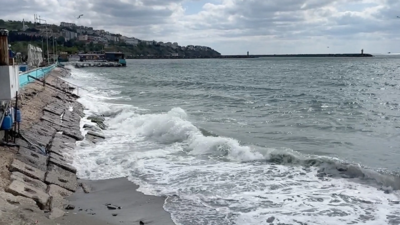 Tekirdağ'da poyraz deniz ulaşımını olumsuz etkiliyor