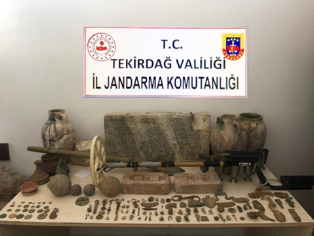 Tekirdağ’da Roma ve Bizans dönemlerine ait 135 parça tarihi eser ele geçirildi 