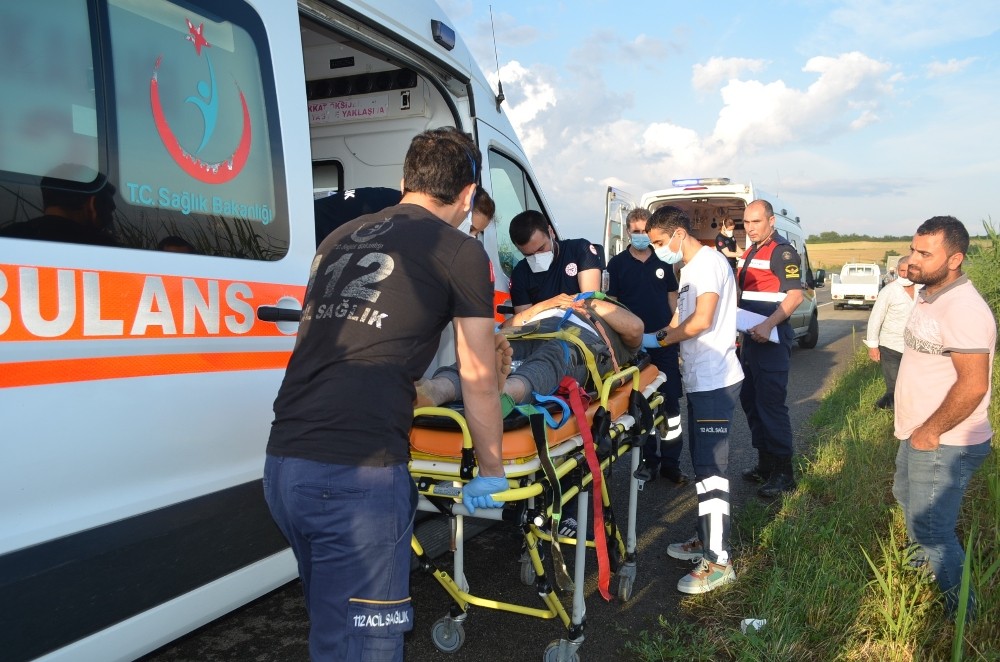 Tekirdağ’da şarampole yuvarlanan minibüs takla attı: 7 yaralı 
