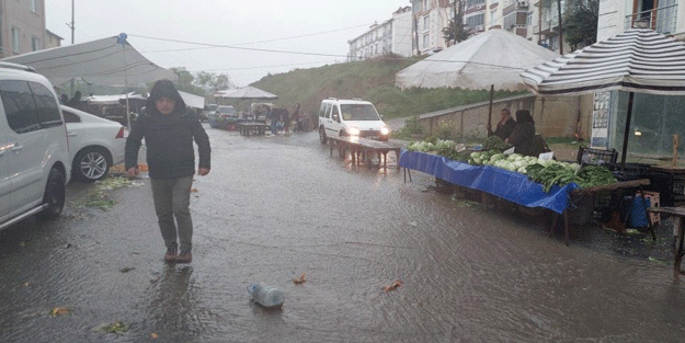 Tekirdağ'da sokaklar dereye döndü