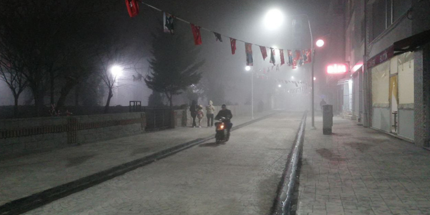 Yoğun sis sürücülere zor anlar yaşattı
