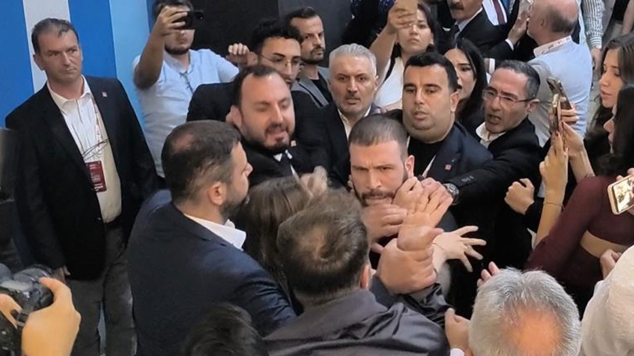 Tekme, tokat, yumruk ne ararsan var! CHP kongresinde boks maçı