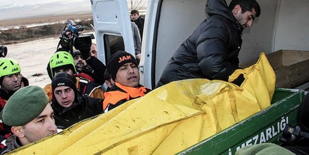 Tekne kazasında ölenlerin cesetlerine ulaşıldı