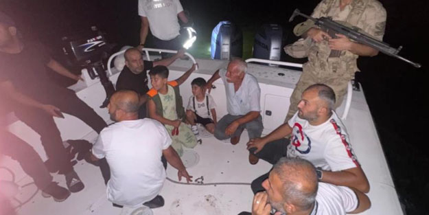 Teknede mahsur kalan 9 kişi kurtarıldı