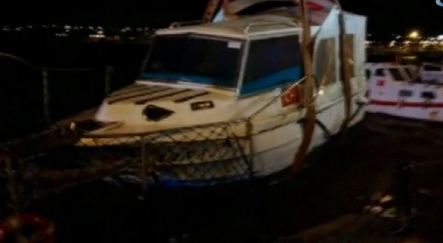 Teknelerini vinçle kurtardılar