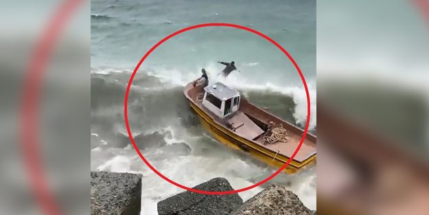 Tekneyi kurtarmak isterken canlarından oluyorlardı!