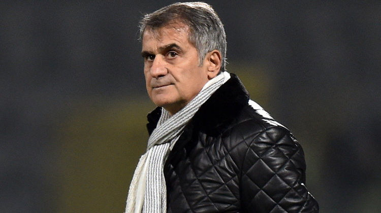 Teknik direktör Şenol Güneş tarihe geçti!