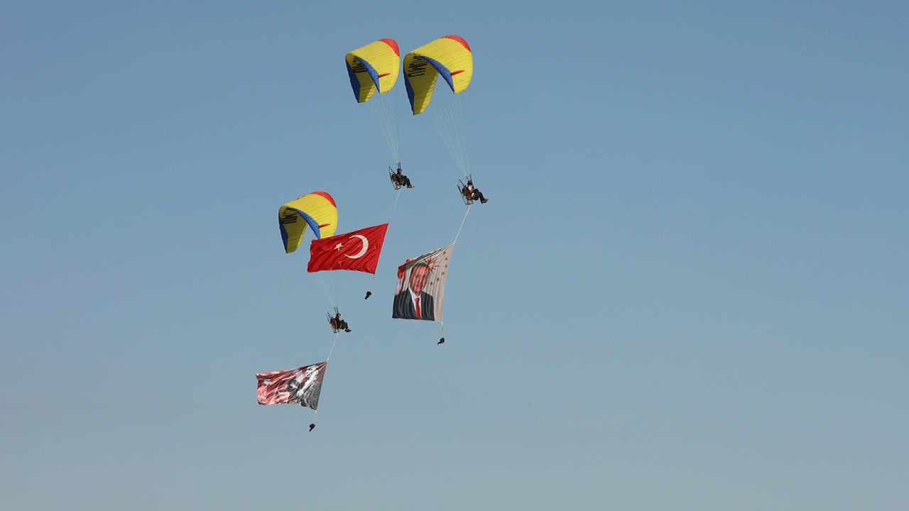 TEKNOFEST Adana paramotor gösterisiyle başladı!