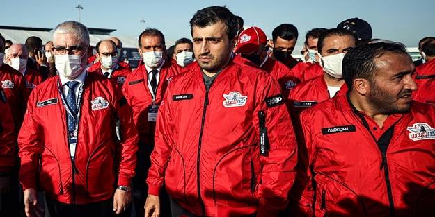 TEKNOFEST coşkusu Bayraktar'ın bu sözleriyle başladı: Dönmek yok