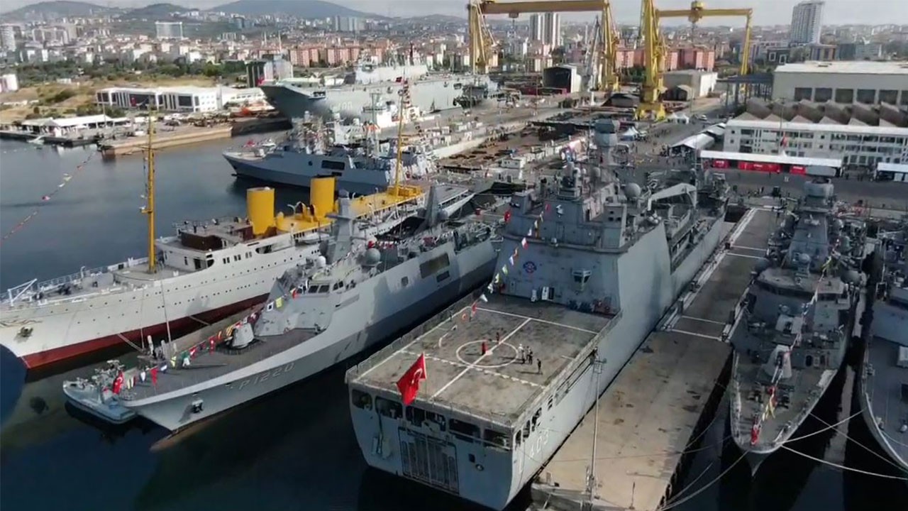 'TEKNOFEST Mavi Vatan' ziyaretçilerine kapılarını açtı