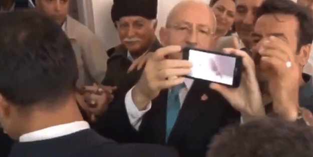 Teknoloji ağzıyla gençlere şov yapan Kılıçdaroğlu rezil oldu Selfie çekmek bu kadar zor olmamalı