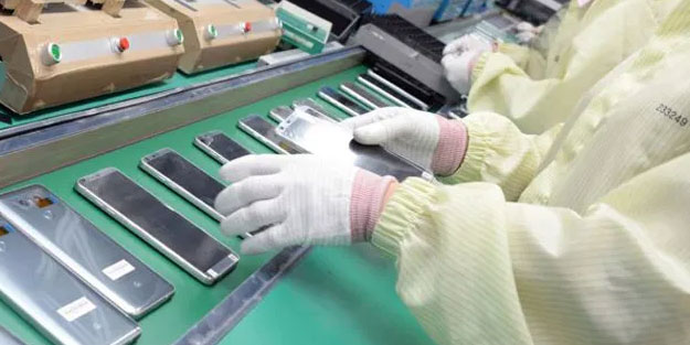 Teknoloji devine koronavirüs darbesi