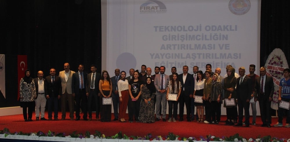 Teknoloji Odaklı Girişimci 48 kursiyer sertifika aldı 
