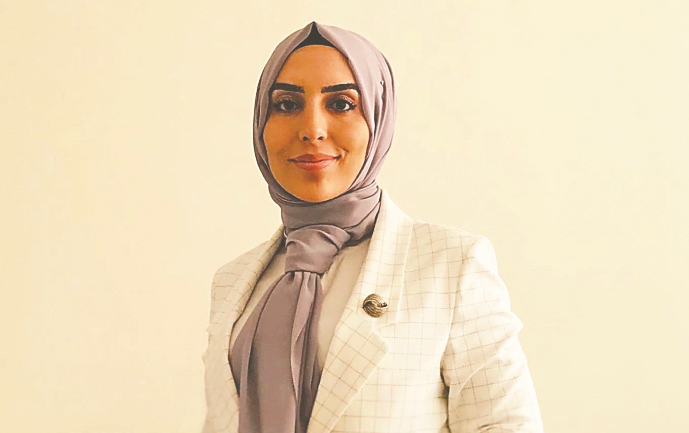 Teknoloji üssüne başörtülü akademisyen