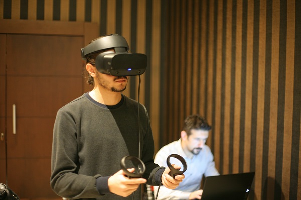 Teknolojinin geldiği son nokta | Kaskı tak hastaneye ışınlan (!)