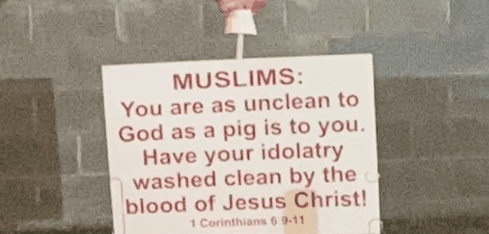 Teksas’ta İslam düşmanları tarafından camiye saldırı: Domuz başı maskesi bırakıldı!