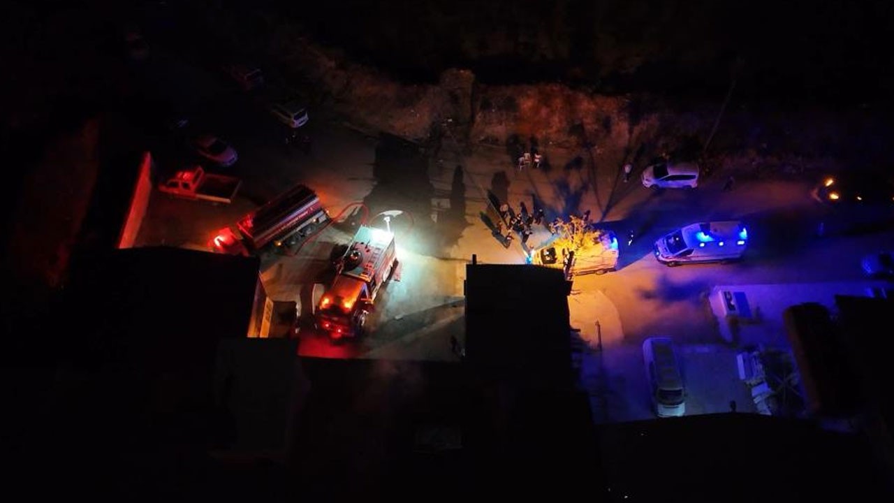 Tekstil fabrikası alevlere teslim oldu