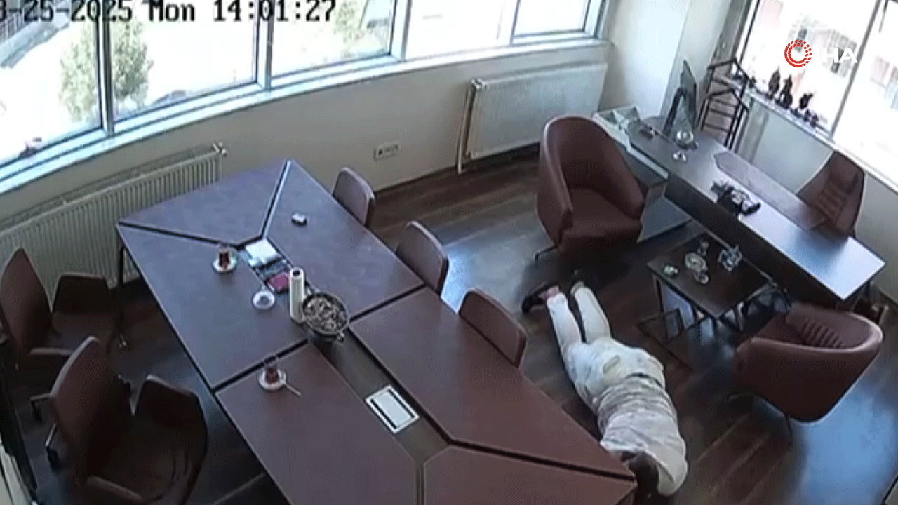 Tekstil firmasına silahlı saldırı! Korku dolu anlar kamerada