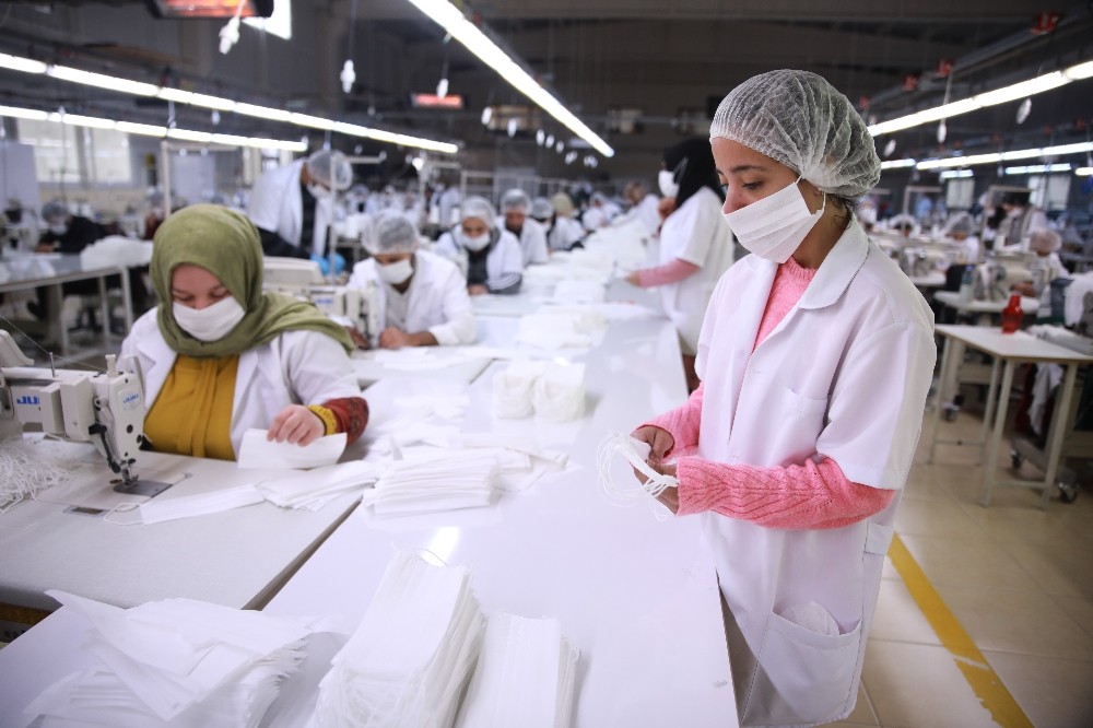 Tekstil sektörü bez maskeye ihracat iznini değerlendirdi 