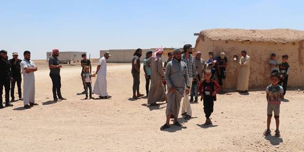 Tel Abyad'da PKK'ya protesto! 'Hayvanlar bile bombardımandan kaçtı'