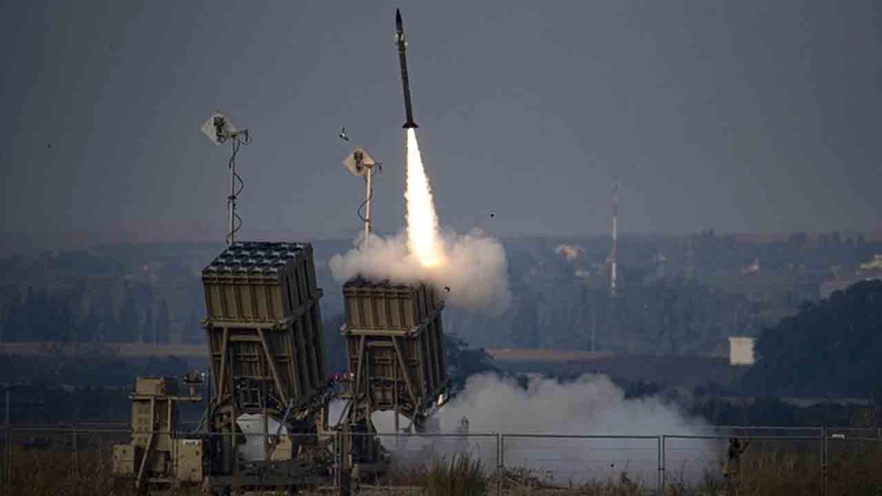 Tel Aviv füze sağanağı altında! Demir kubbe kalmadı bütün füzeler vuruyor!