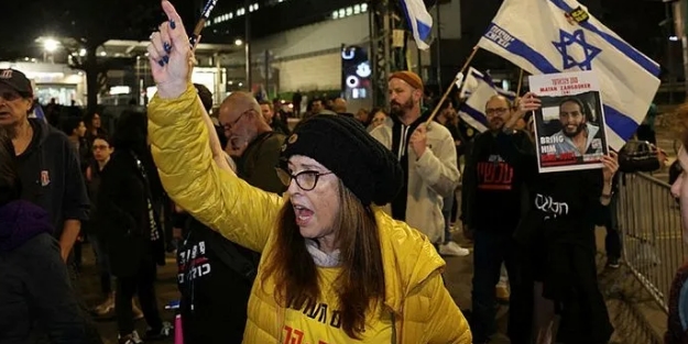 Tel Aviv sokakları karıştı! Netanyahu'ya büyük şok: Halk istifasını istiyor