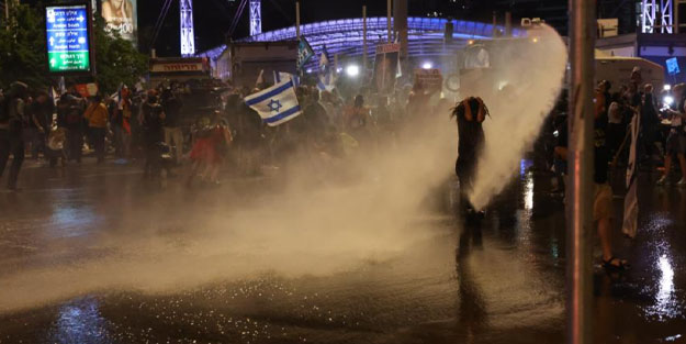 Tel Aviv ve Kudüs karıştı! Katil Netanyahu'ya tepki