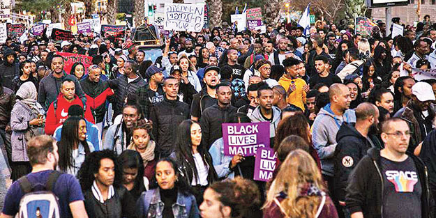 Tel Aviv’de katil İsrail protestosu