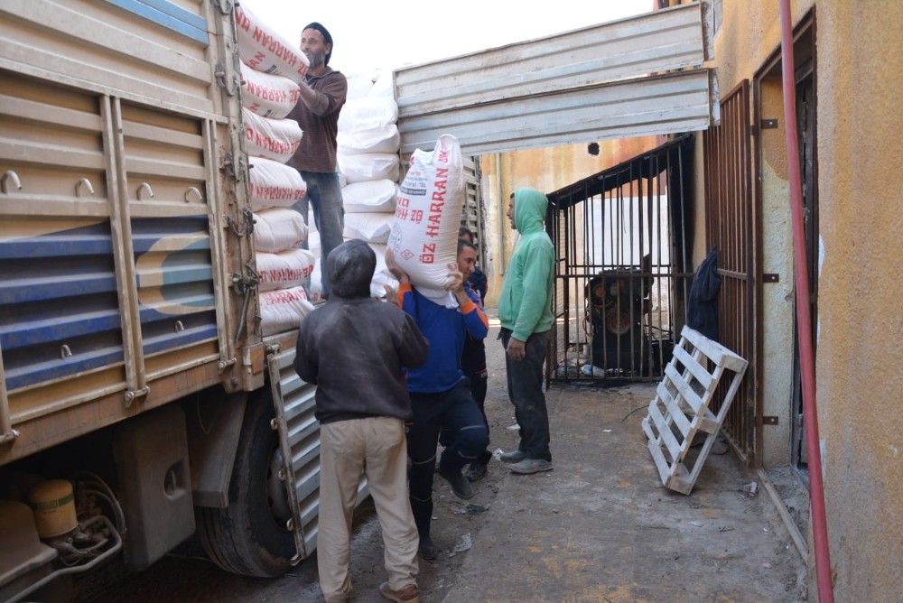 Telabyad’a hafta sonu 53 ton un yardımı yapıldı 
