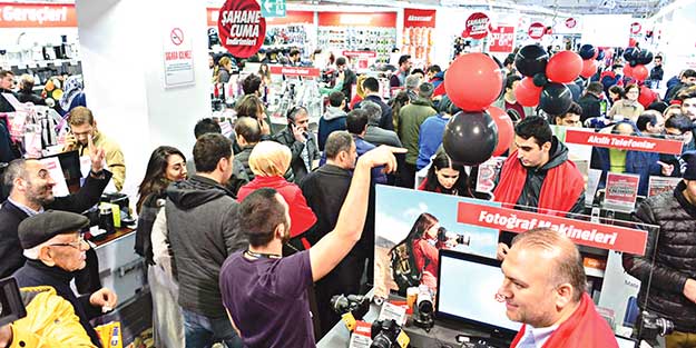 Telefon ve oyun için alışveriş yaptık