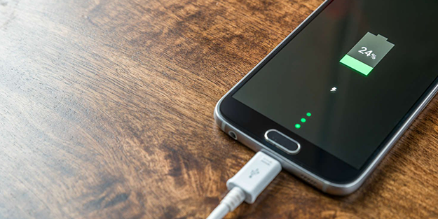 Telefonlarınızı sakın gece şarjda bırakmayın! Uzman isimden hayati uyarı geldi