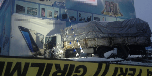 Telefonu bozulan adam kamyonuyla mağazaya saldırdı!