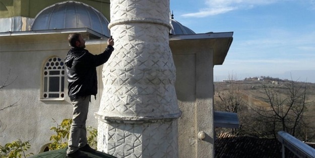 Sürekli minareye çıkmak zorunda kalıyorlar